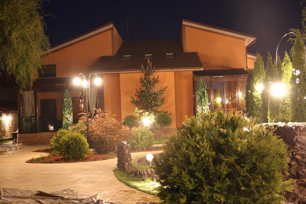 Rixo'S Guesthouse Cîrcea Exterior foto