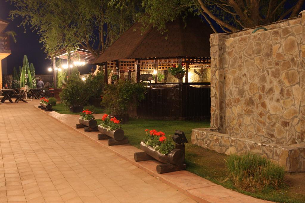 Rixo'S Guesthouse Cîrcea Exterior foto