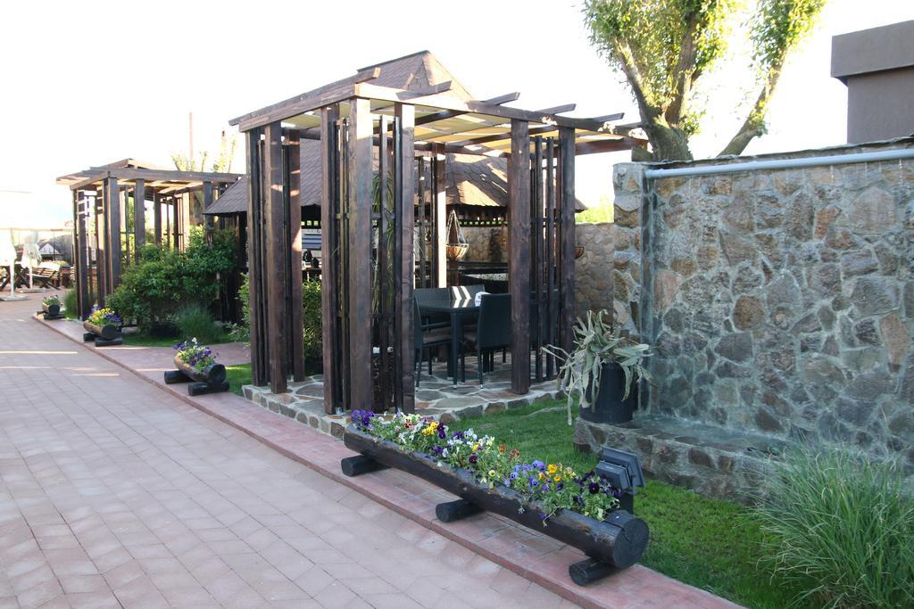 Rixo'S Guesthouse Cîrcea Exterior foto